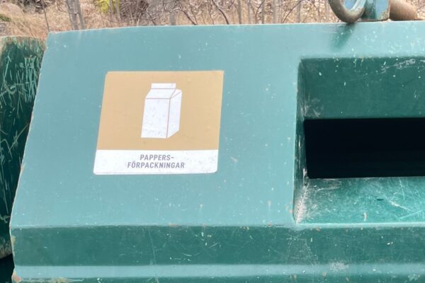 Återvinningsskyltar pappersförpackningar