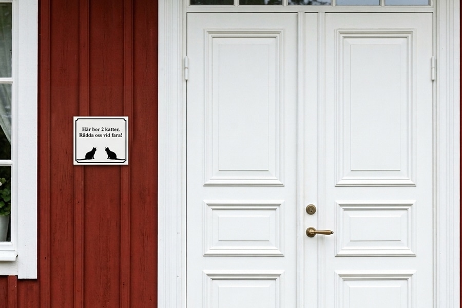 Kattskylt Rädda oss vid fara Skyltdax