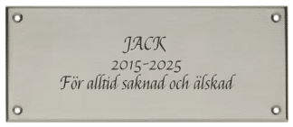 Personlig minnesskylt för djur i förnicklad mässing med graverad text för gravplats eller minneslund
